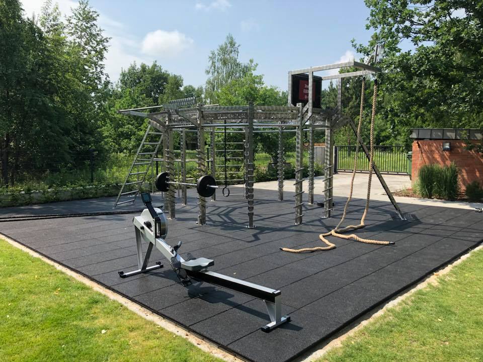 CLOCK-8 OUTDOOR TRAINING CONCEPT
