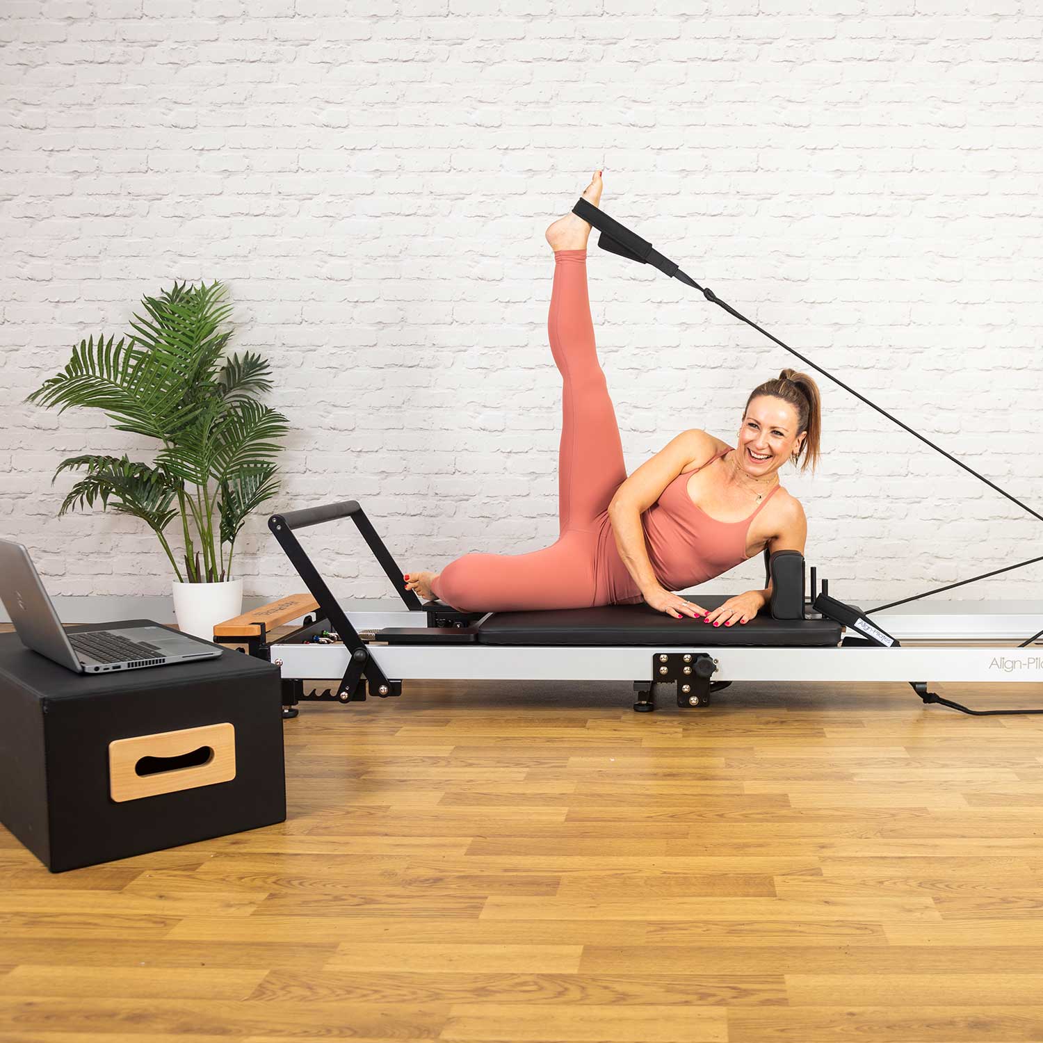 F3 ΑΝΑΔΙΠΛΟΥΜΕΝΟ REFORMER by ALIGN-PILATES - Image 3