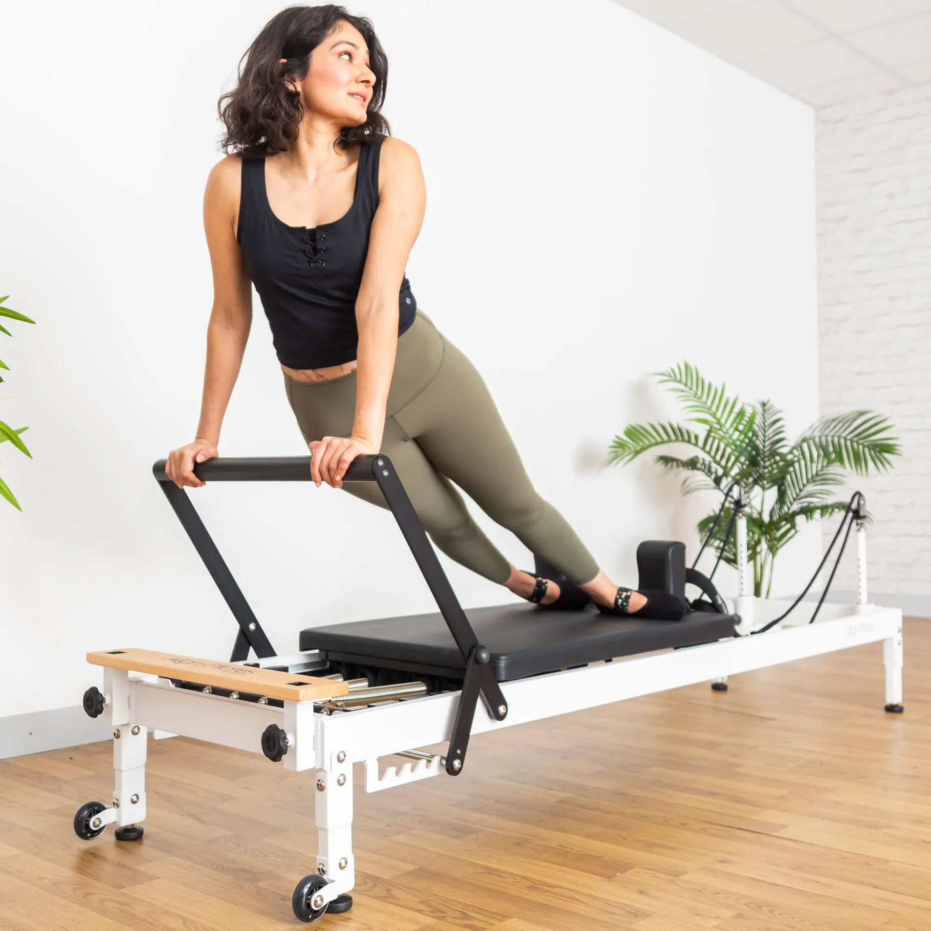 R8-PRO REFORMER ALIGN PILATES - Image 2